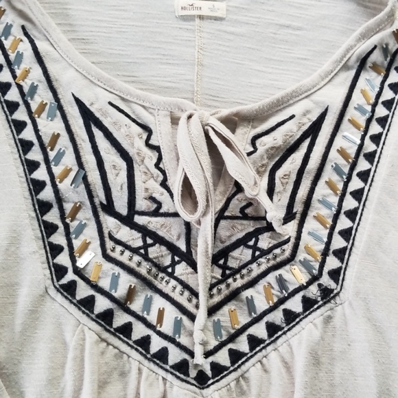 Cute tan Hollister tunic - Picture 2 of 4